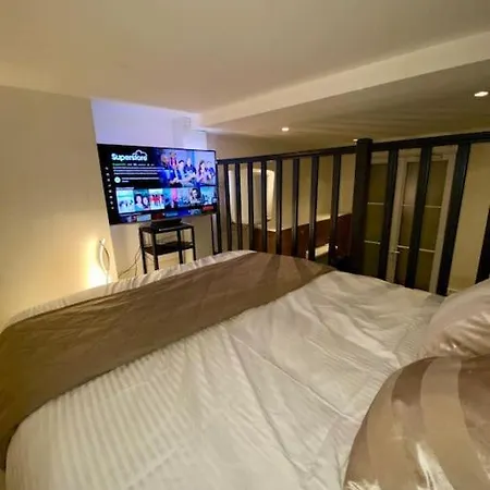 Spacious Loft Near Luxembourg Garden アパート